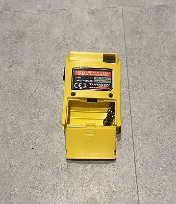 needs a 9V batt